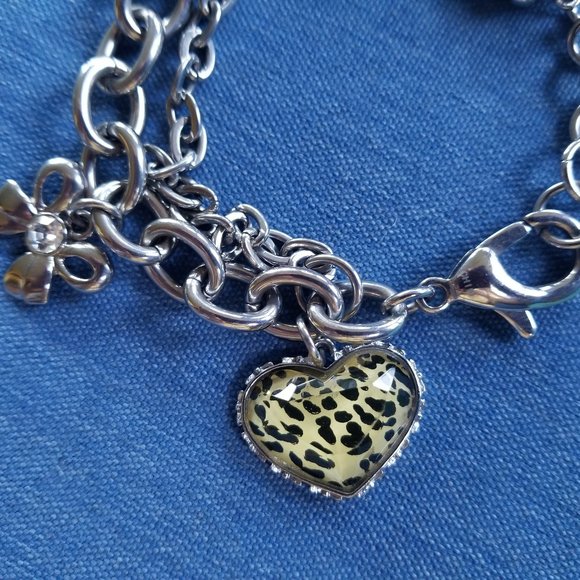 🩶🎀Betsey Johnson Silver-tone Cheetah Cat Print Charm Bracelet EPC🎀🩶 - Picture 3 of 4